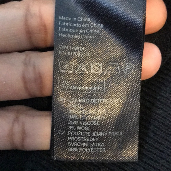 H&M black sweater - Picture 4 of 4